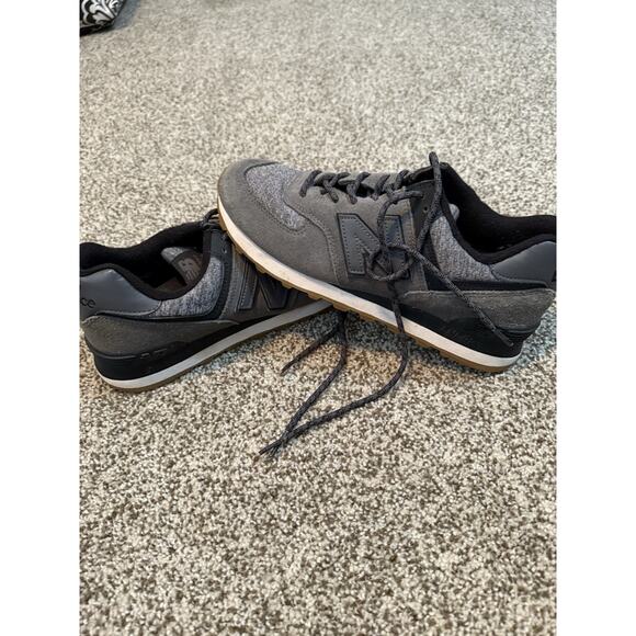 New Balance 574 Black Gray Retro Running Shoes Sneakers WL574RBB Women’s Size 9 - Picture 1 of 11